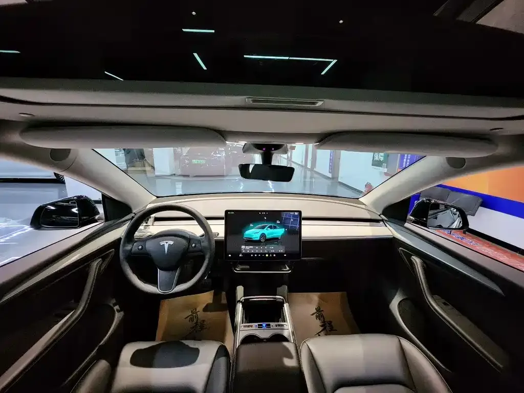 Tesla Model Y — фото 2