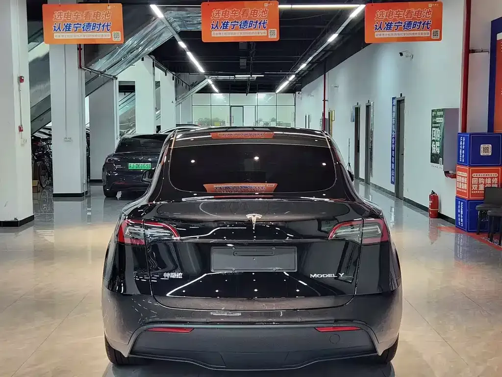 Tesla Model Y — фото 7