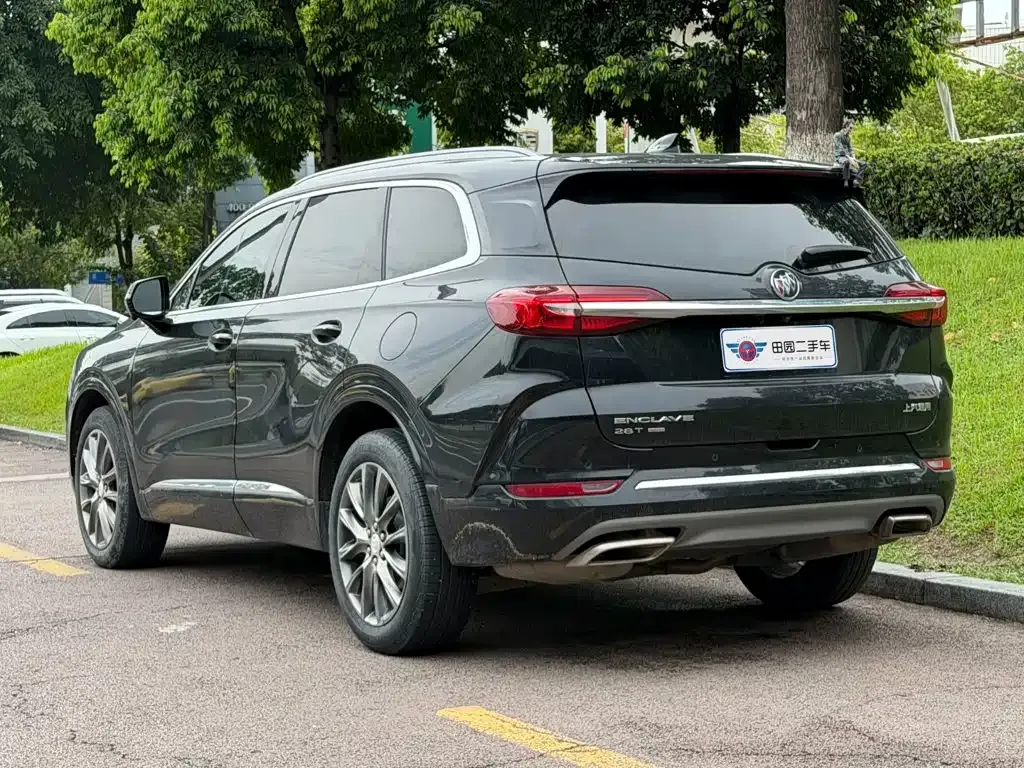 Buick Enclave — фото 10