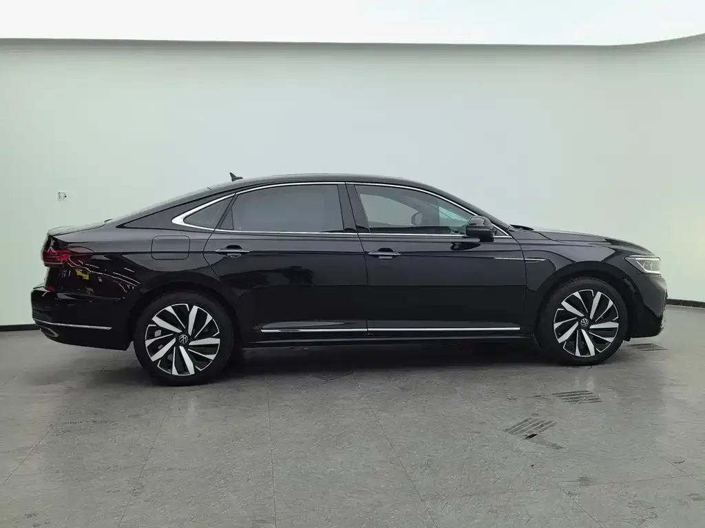 Volkswagen Passat — фото 8