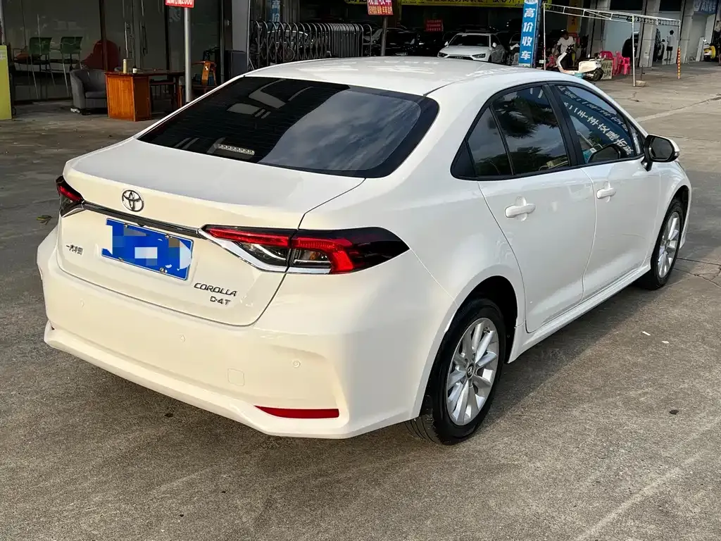 Toyota Corolla — фото 9