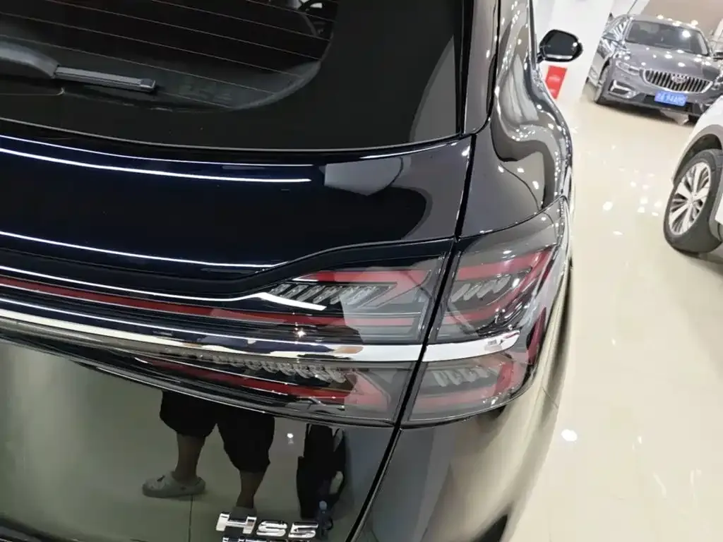 Hongqi HS5 — фото 10