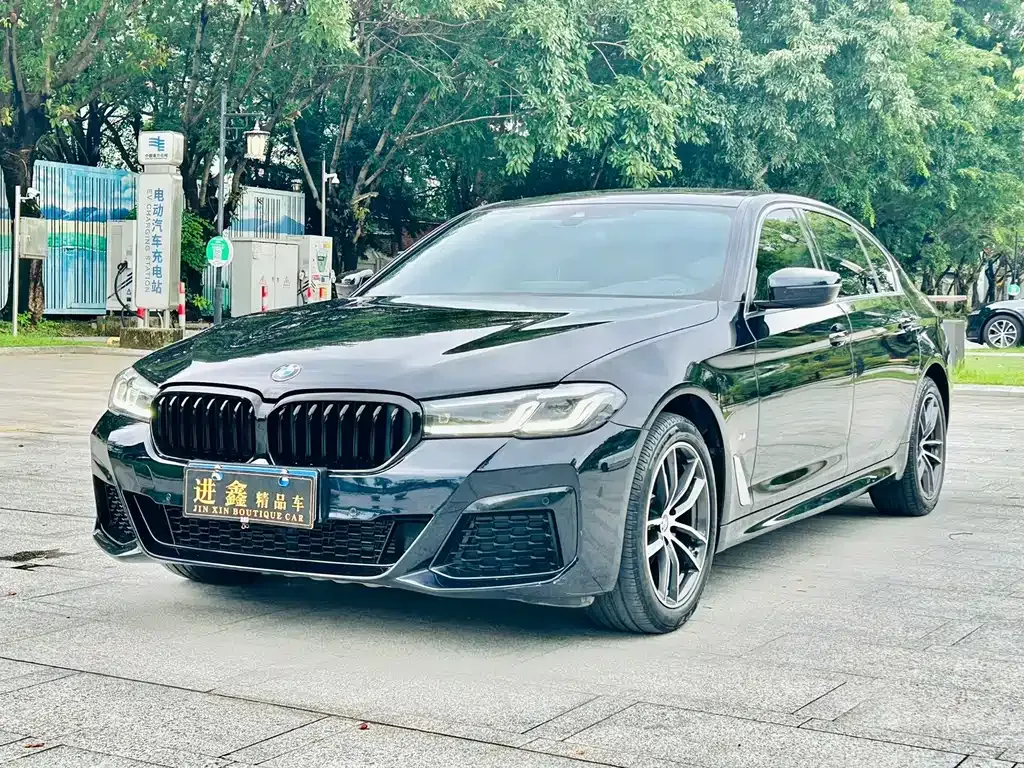 BMW 5 Series — фото 1