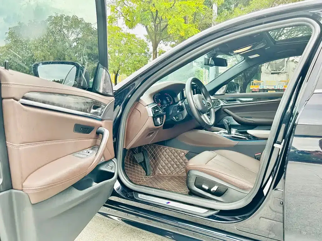 BMW 5 Series — фото 10