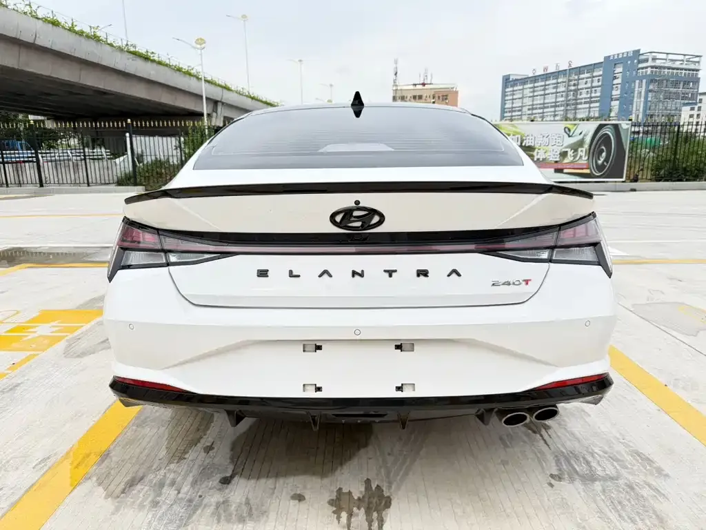 Hyundai Elantra — фото 5
