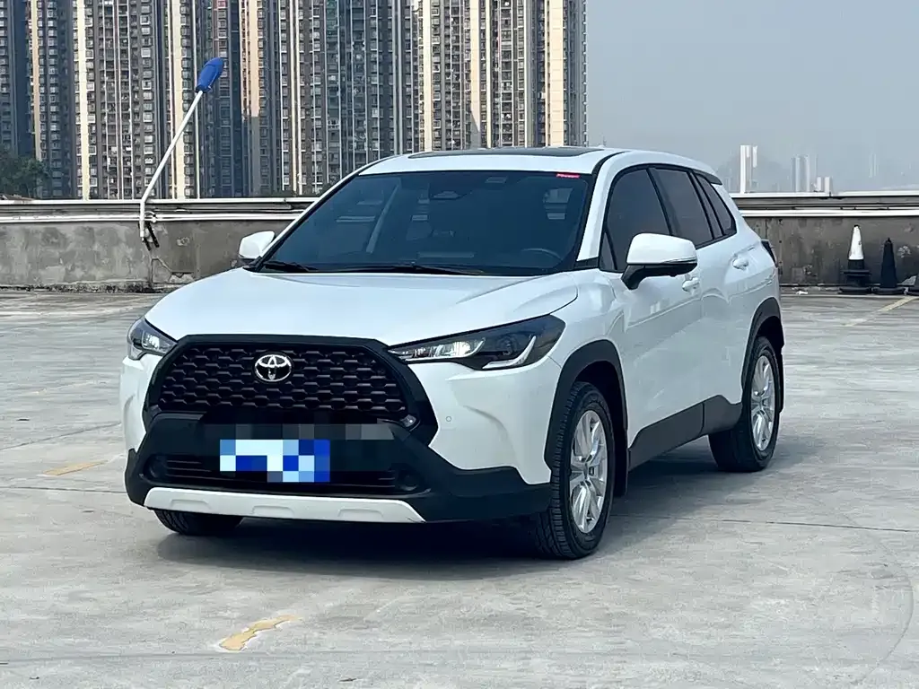 Toyota Corolla Cross — фото 1