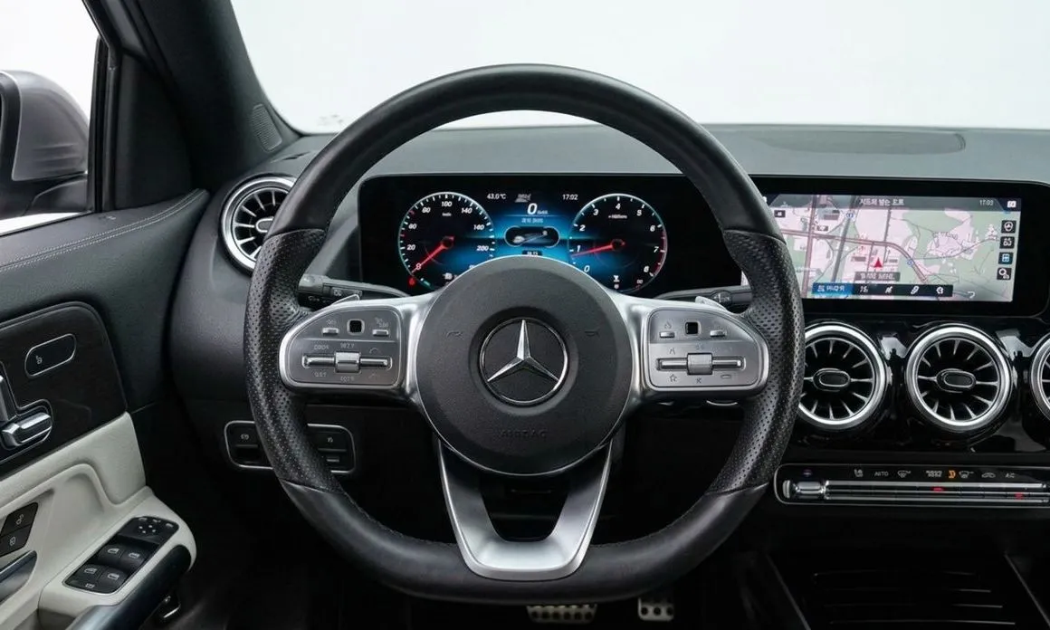 Mercedes-Benz GLA-Class — фото 9