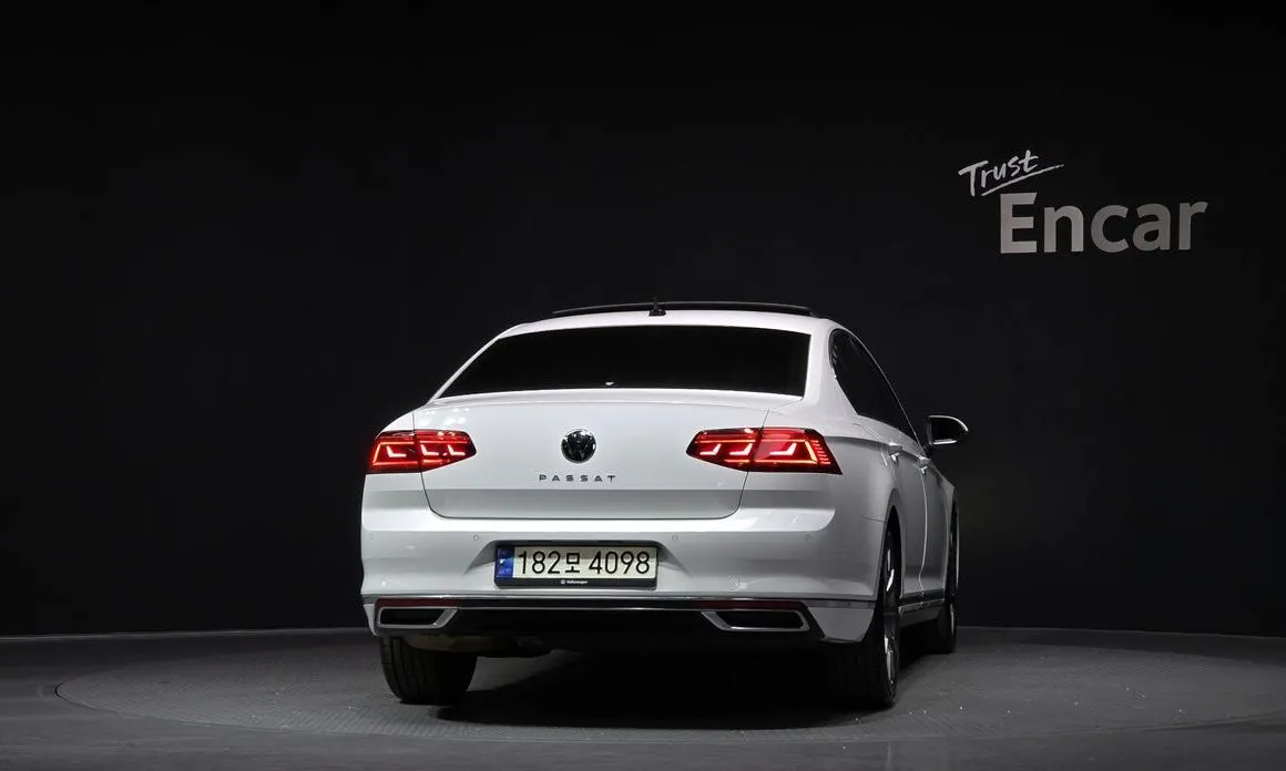 Volkswagen Passat — фото 6
