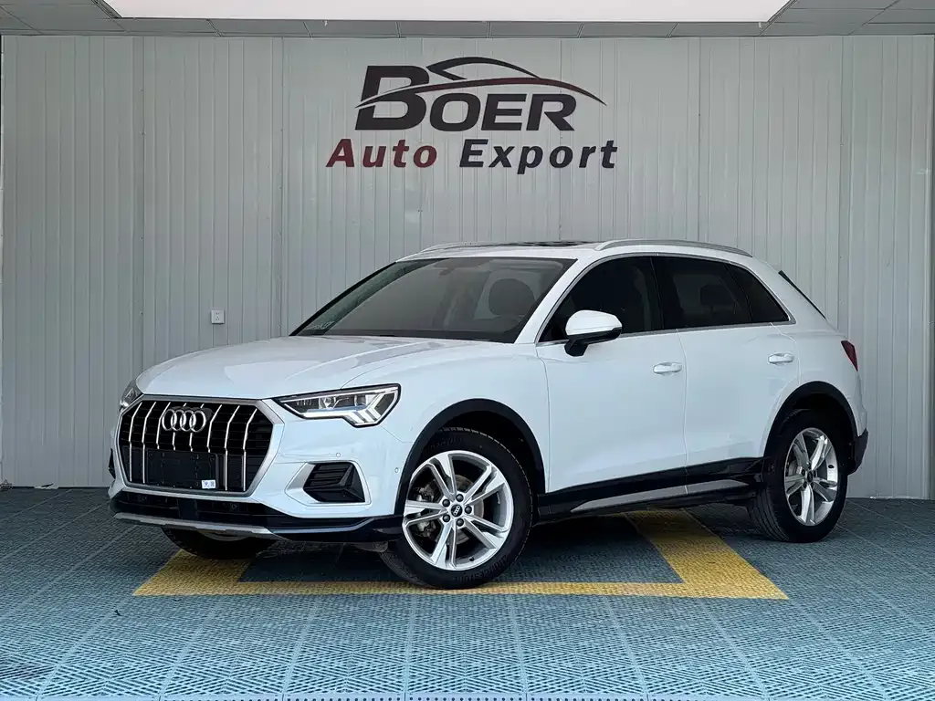 Audi Q3 — фото 1
