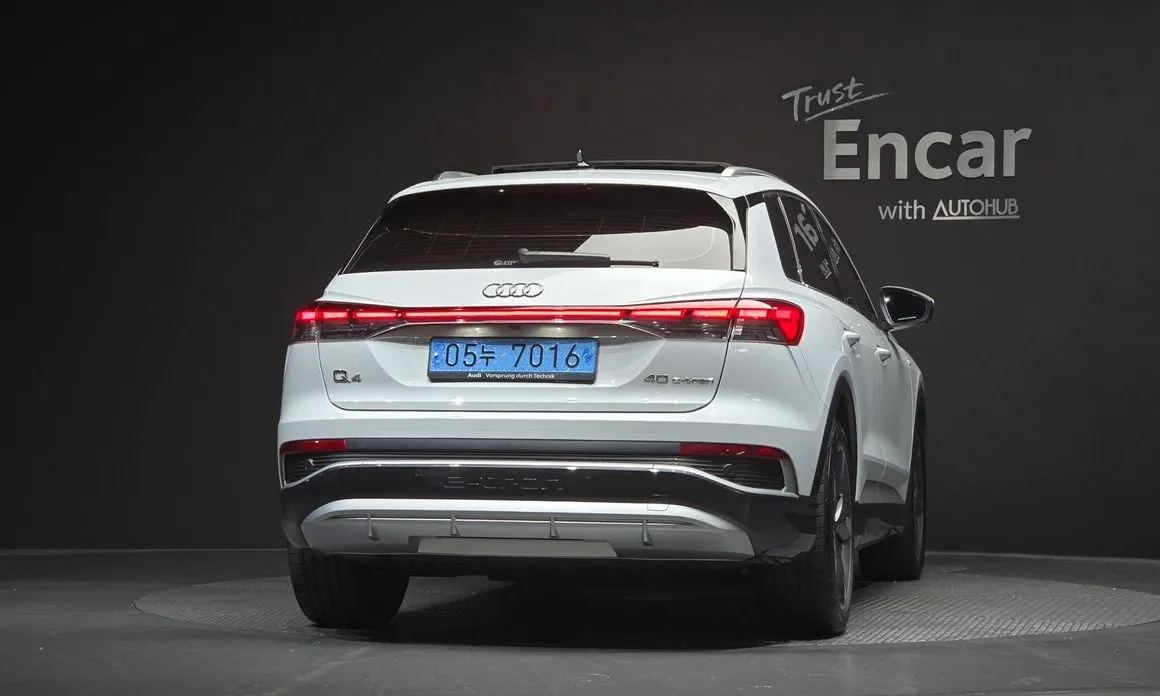 Audi Q4 e-tron — фото 2
