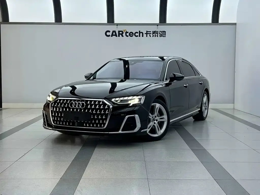 Audi A8 — фото 1
