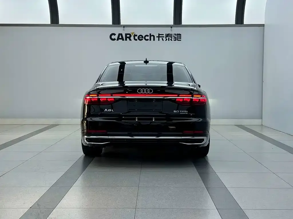 Audi A8 — фото 2