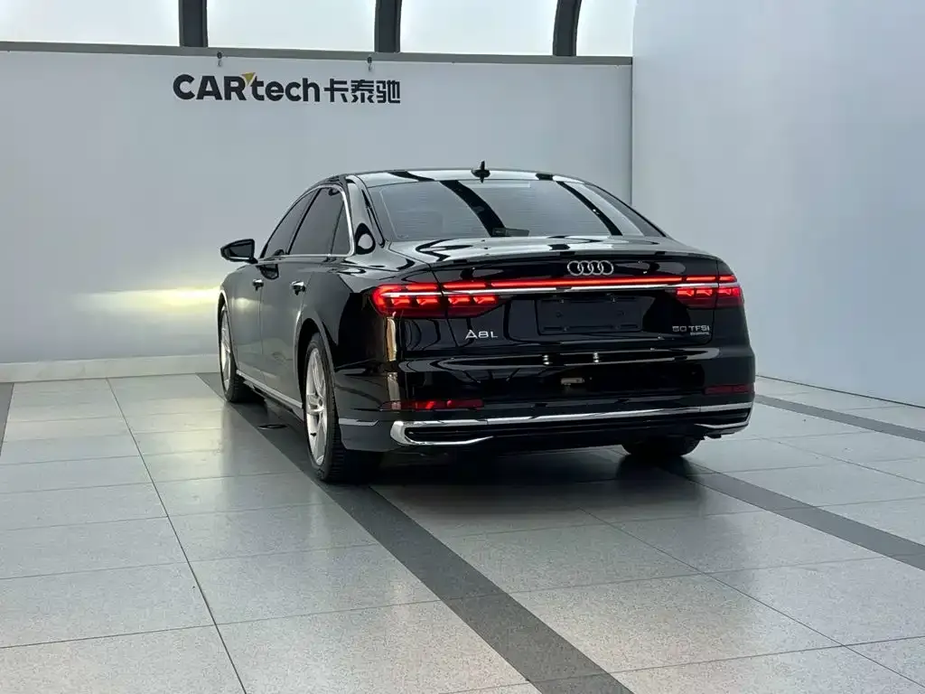 Audi A8 — фото 10