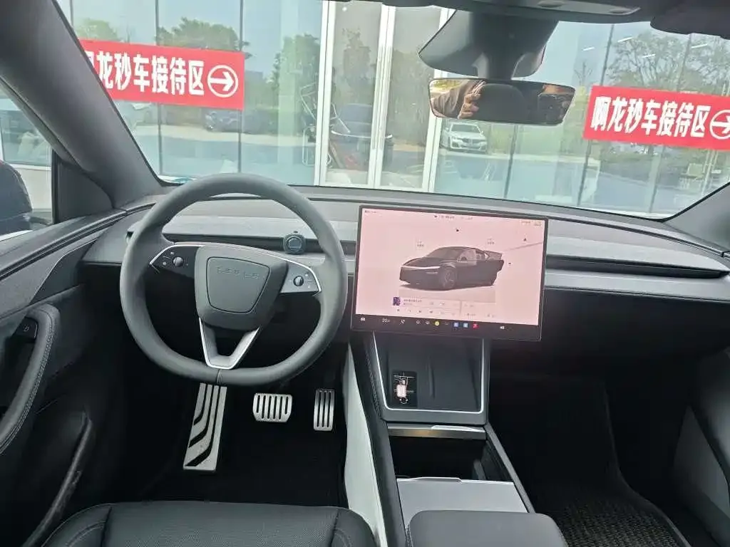Tesla Model Y — фото 8