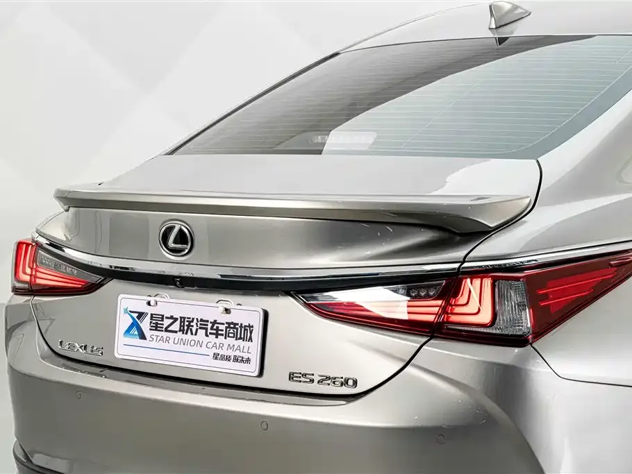 Lexus ES — фото 8