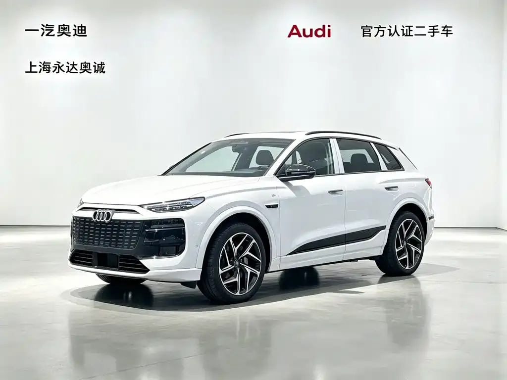Audi Q6L e-tron — фото 1