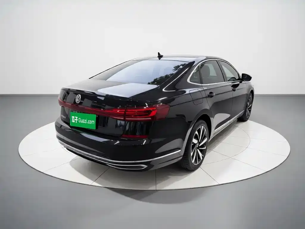 Volkswagen Passat — фото 8