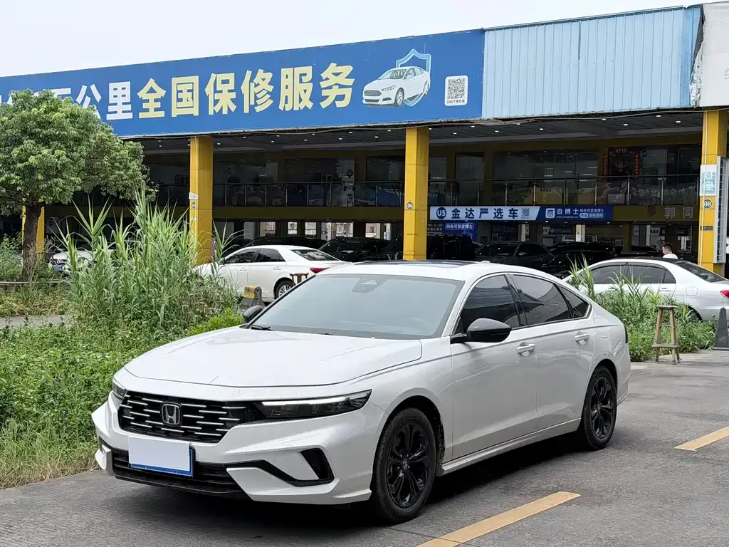 Honda Accord — фото 1