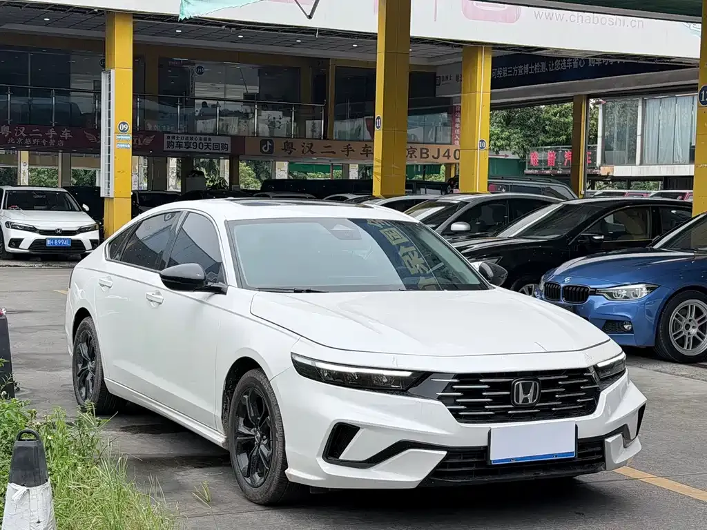 Honda Accord — фото 9