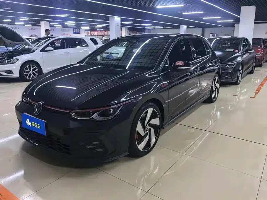 Volkswagen Golf GTI — фото 1