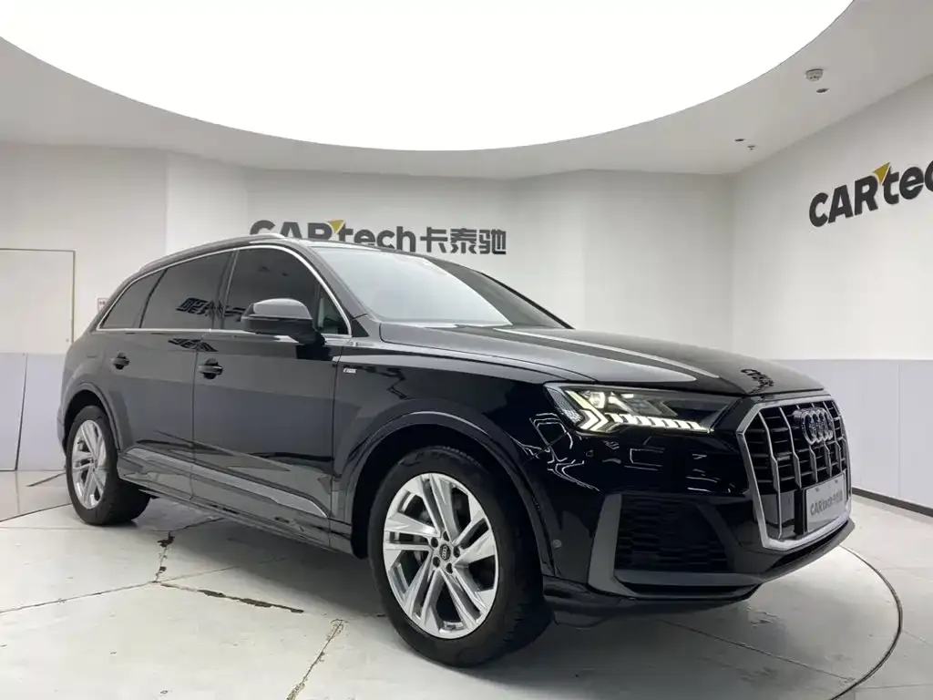 Audi Q7 — фото 6