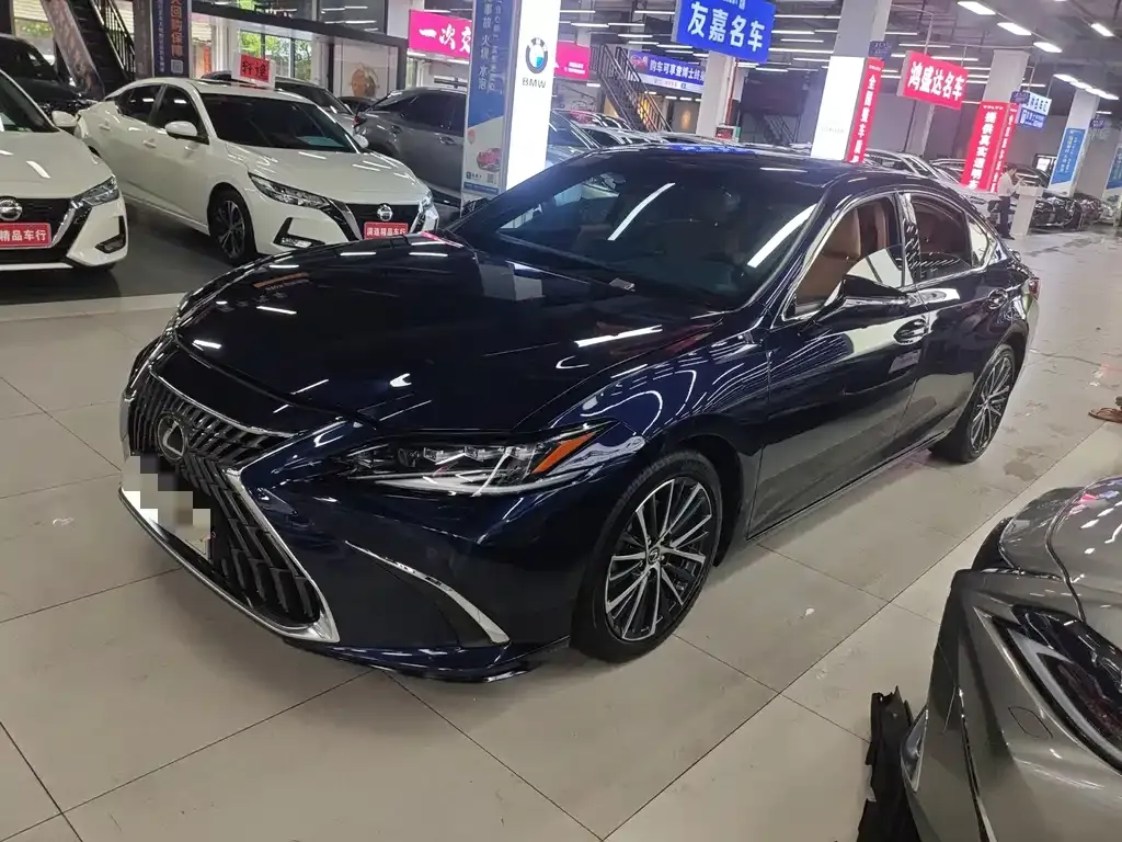 Lexus ES — фото 1