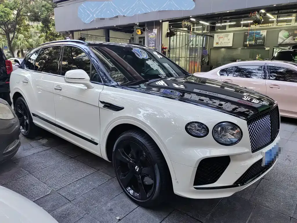 Bentley Bentayga — фото 2