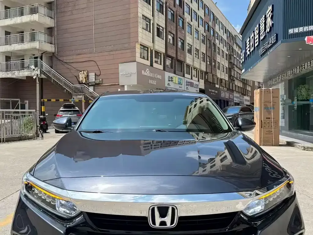 Honda Accord — фото 9