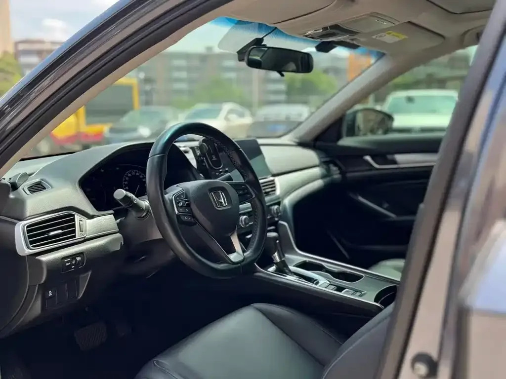 Honda Accord — фото 6