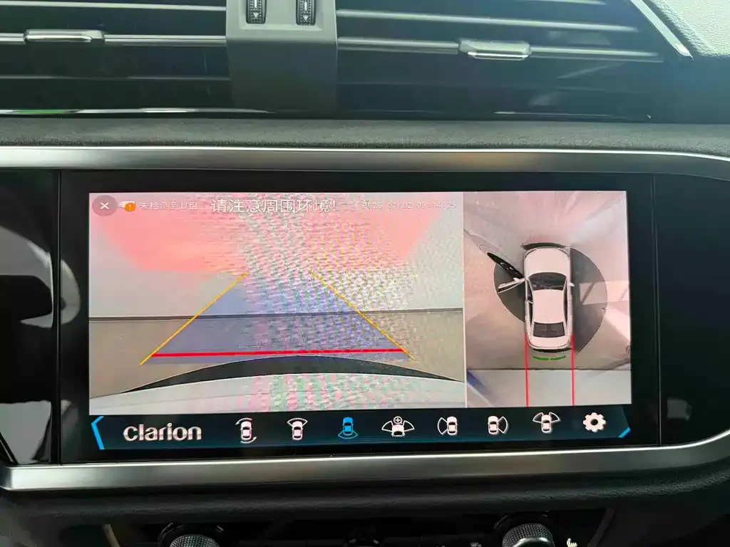 Audi Q3 — фото 10