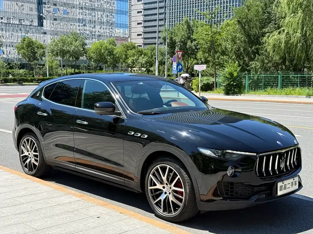 Maserati Levante — фото 8