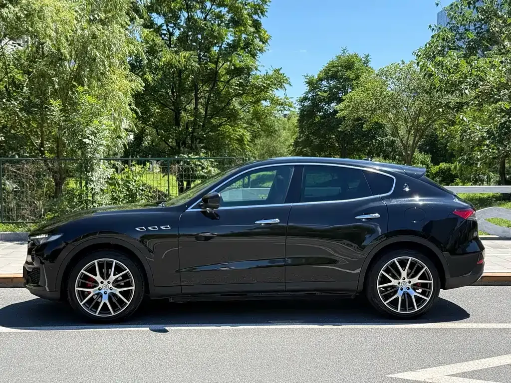 Maserati Levante — фото 3