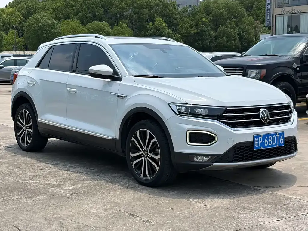 Volkswagen T-Roc — фото 7