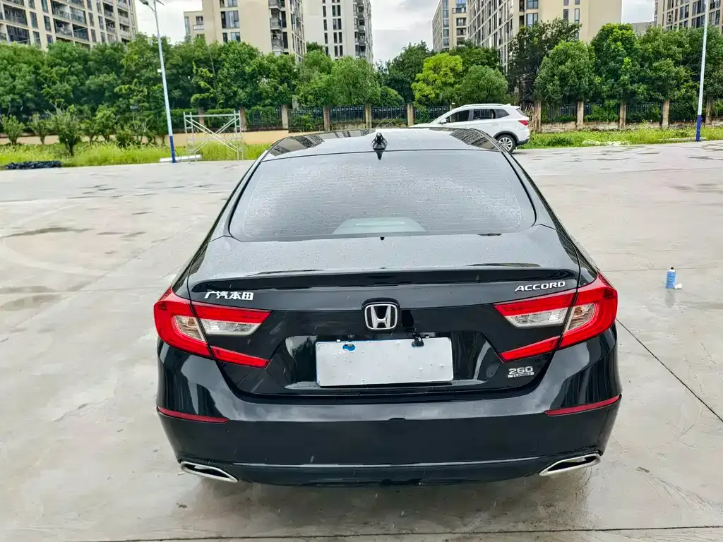 Honda Accord — фото 7