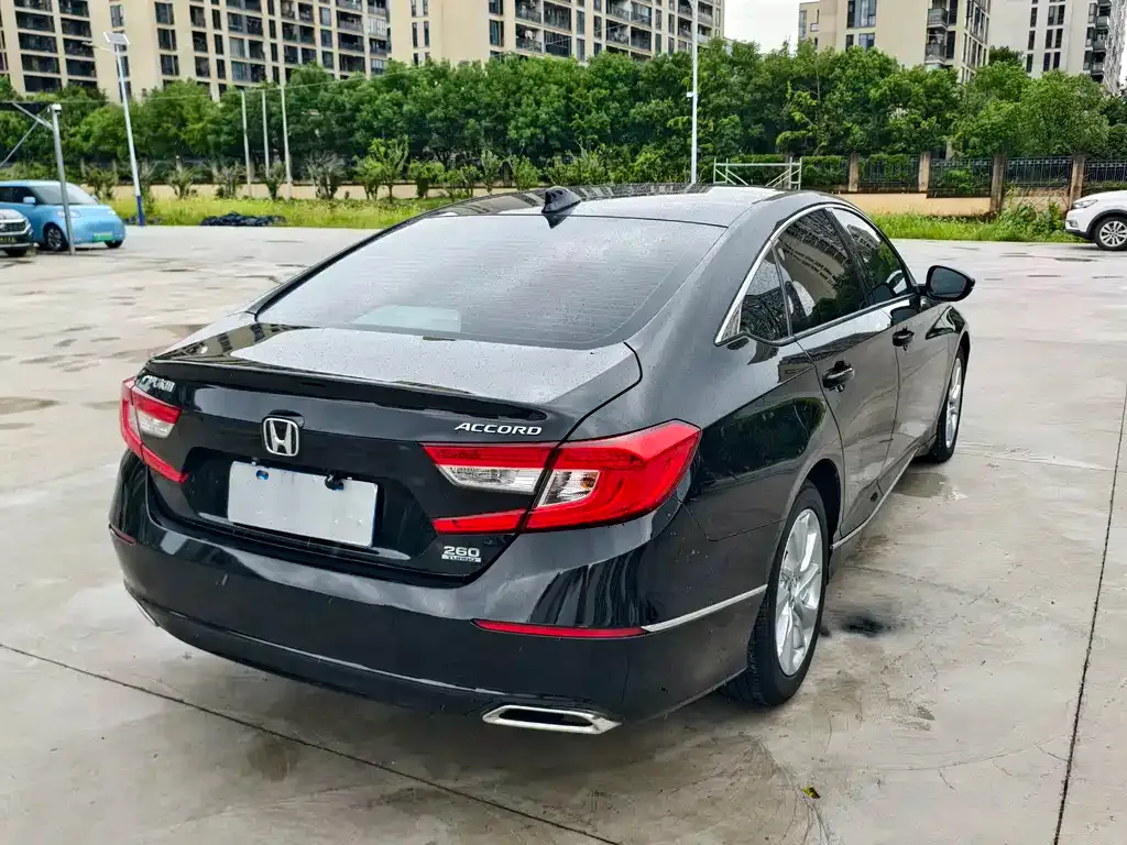 Honda Accord — фото 6