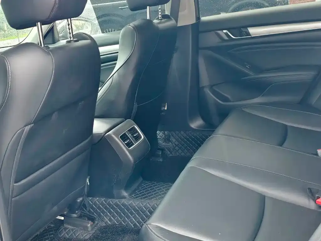 Honda Accord — фото 3