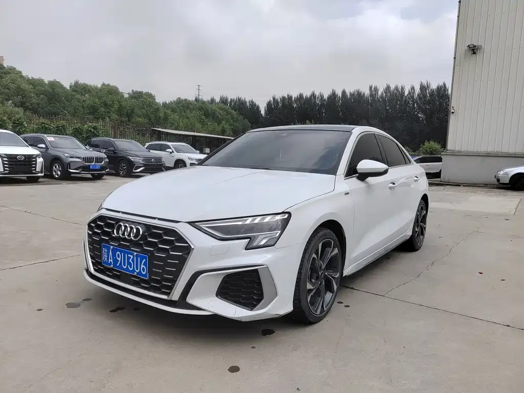 Audi A3 — фото 1