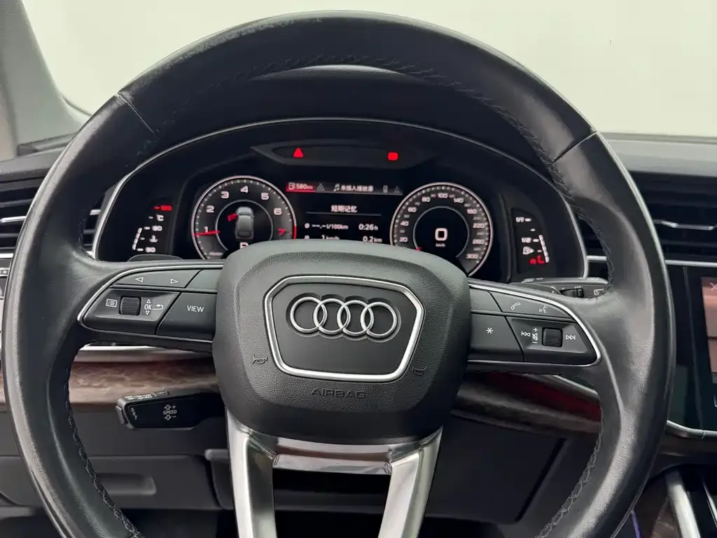 Audi Q7 — фото 5