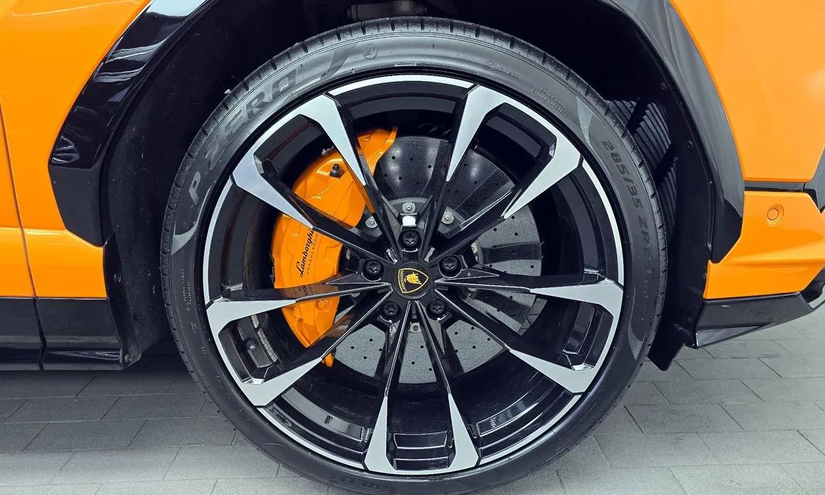 Lamborghini Urus — фото 10