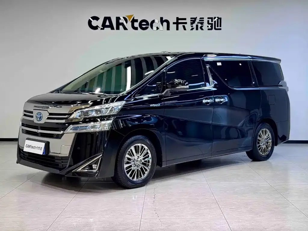 Toyota Vellfire — фото 1