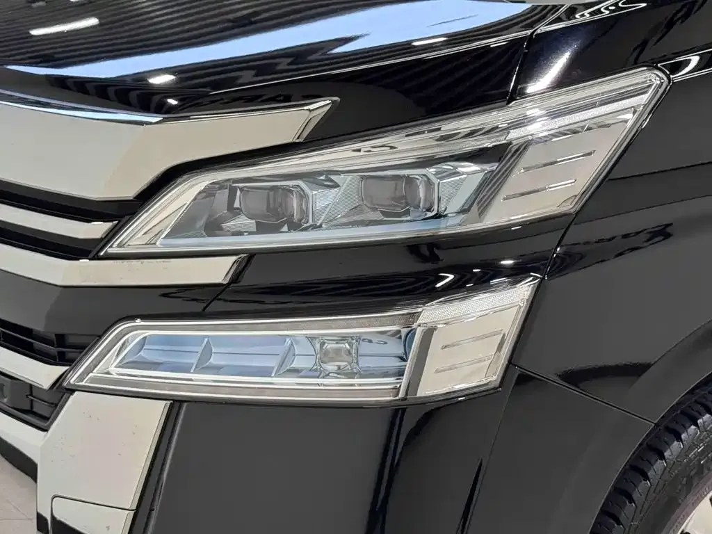 Toyota Vellfire — фото 8