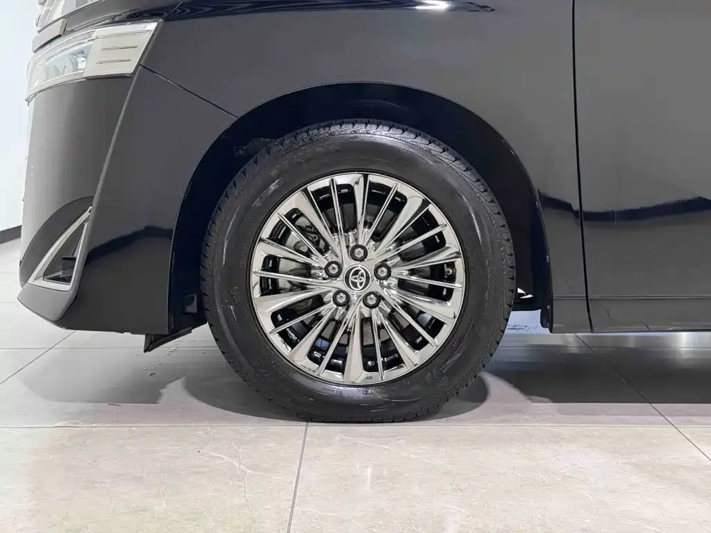 Toyota Vellfire — фото 4