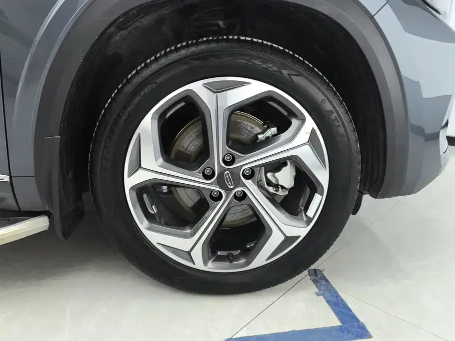 Geely Xingyue L — фото 10