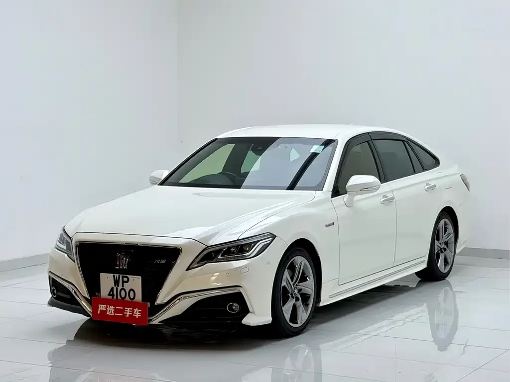 Toyota Crown (Import) — фото 1