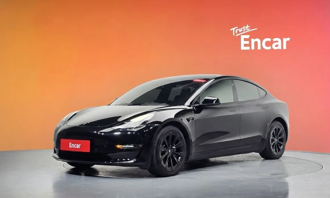 Tesla Model 3 — фото 1