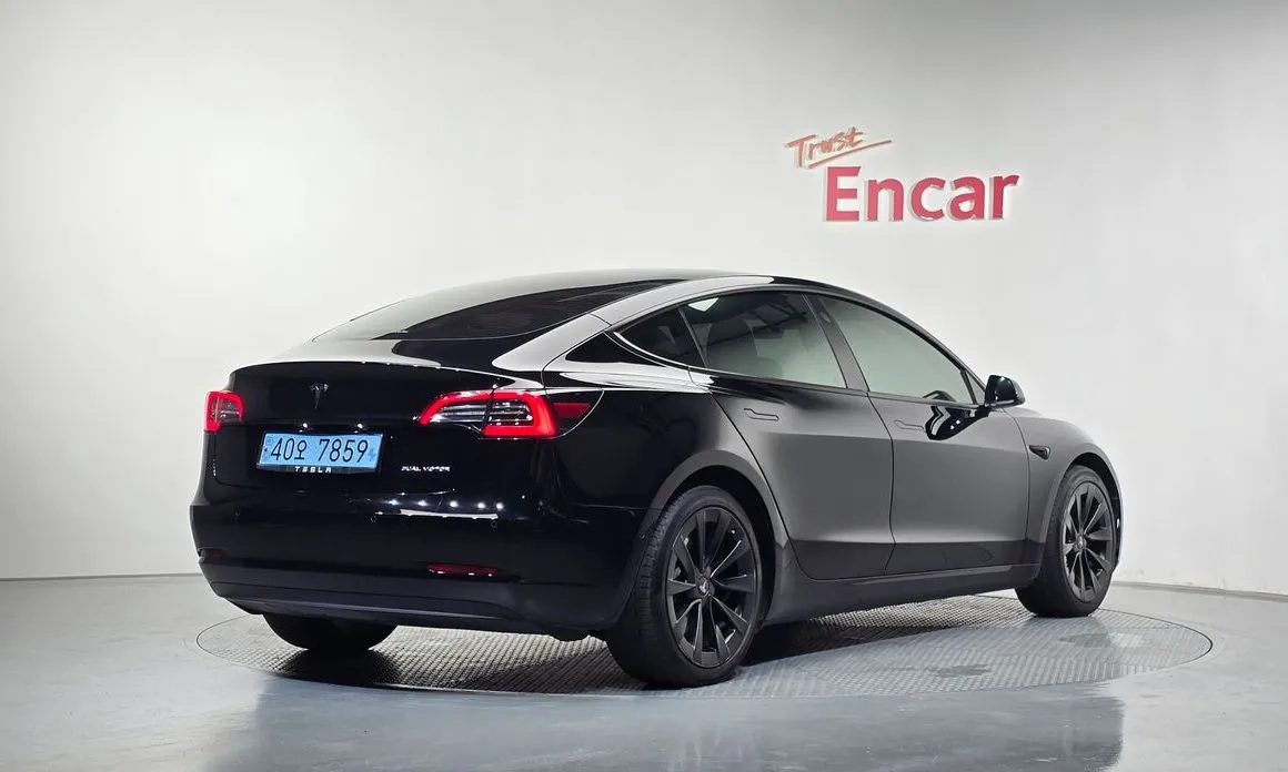 Tesla Model 3 — фото 6