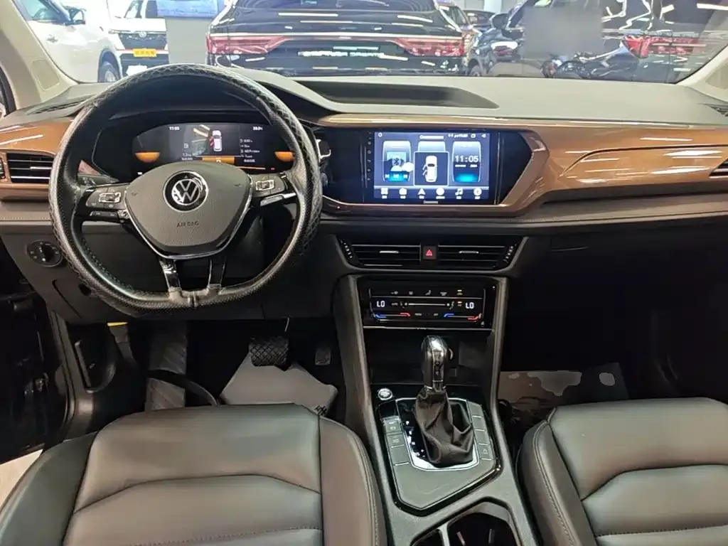 Volkswagen Tharu — фото 4
