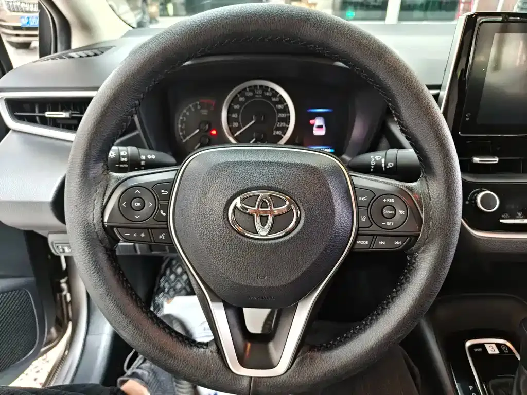 Toyota Corolla — фото 2