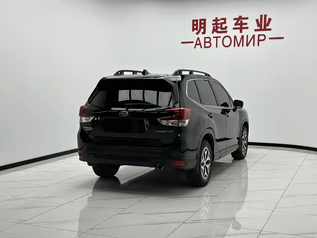 Subaru Forester — фото 4