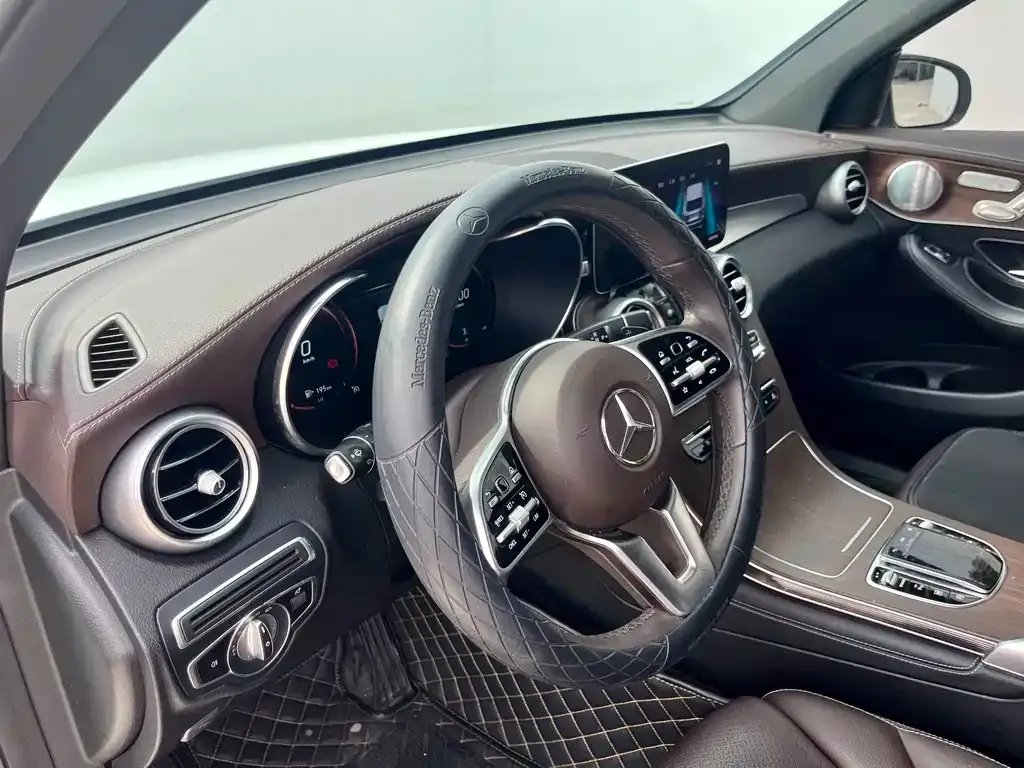 Mercedes-Benz GLC — фото 8